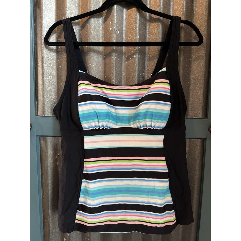 St. John’s Bay Women’s Tankini Top Swimsuit Size 18W Striped Pool Beach Swim